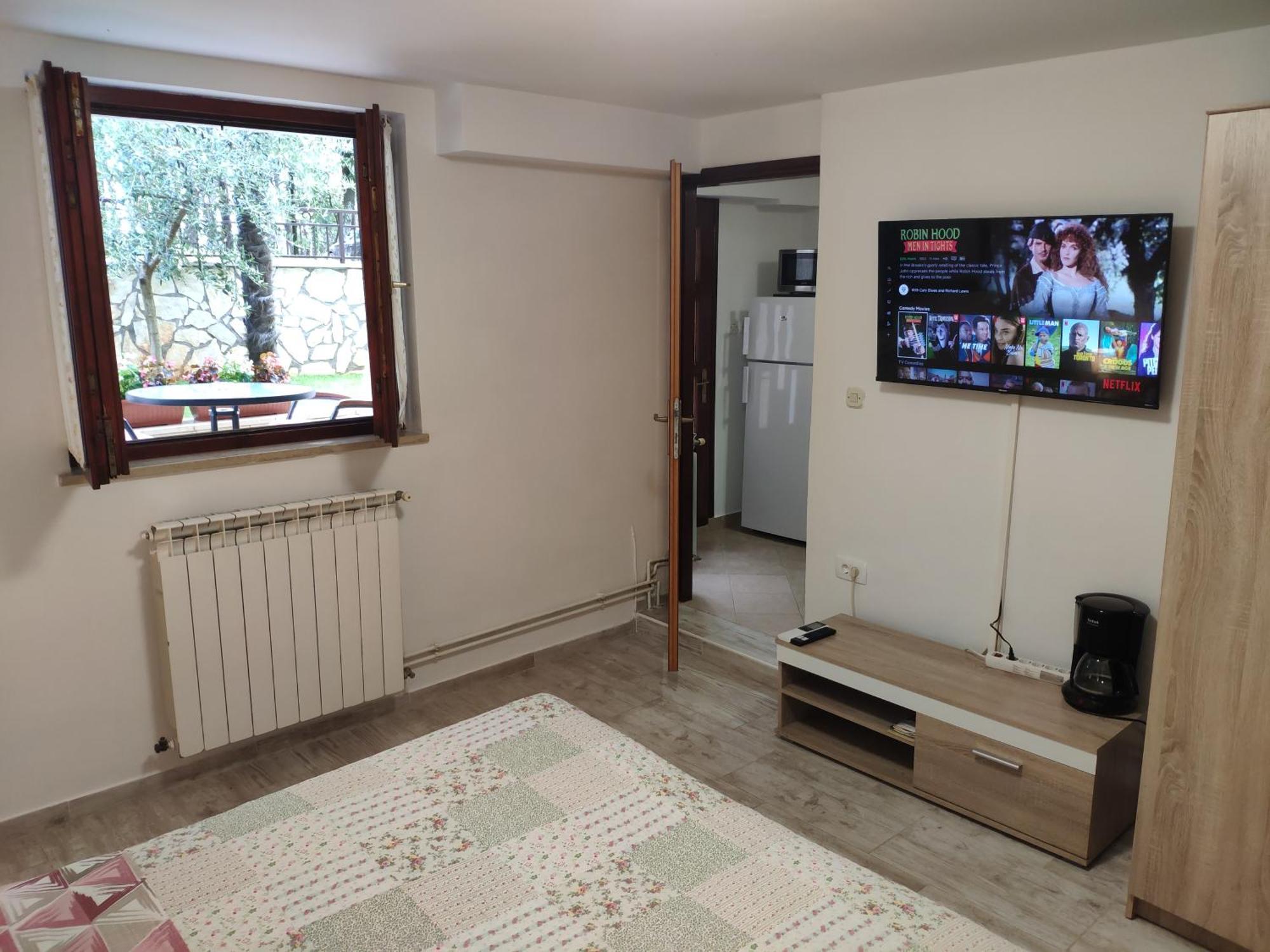 פורץ Mihaela Apartments מראה חיצוני תמונה