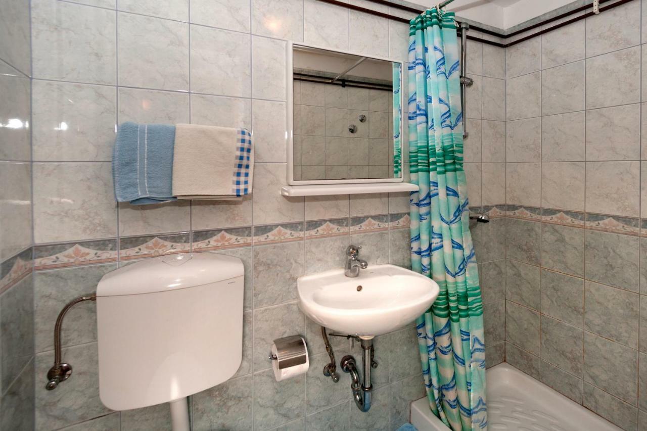 פורץ Mihaela Apartments מראה חיצוני תמונה