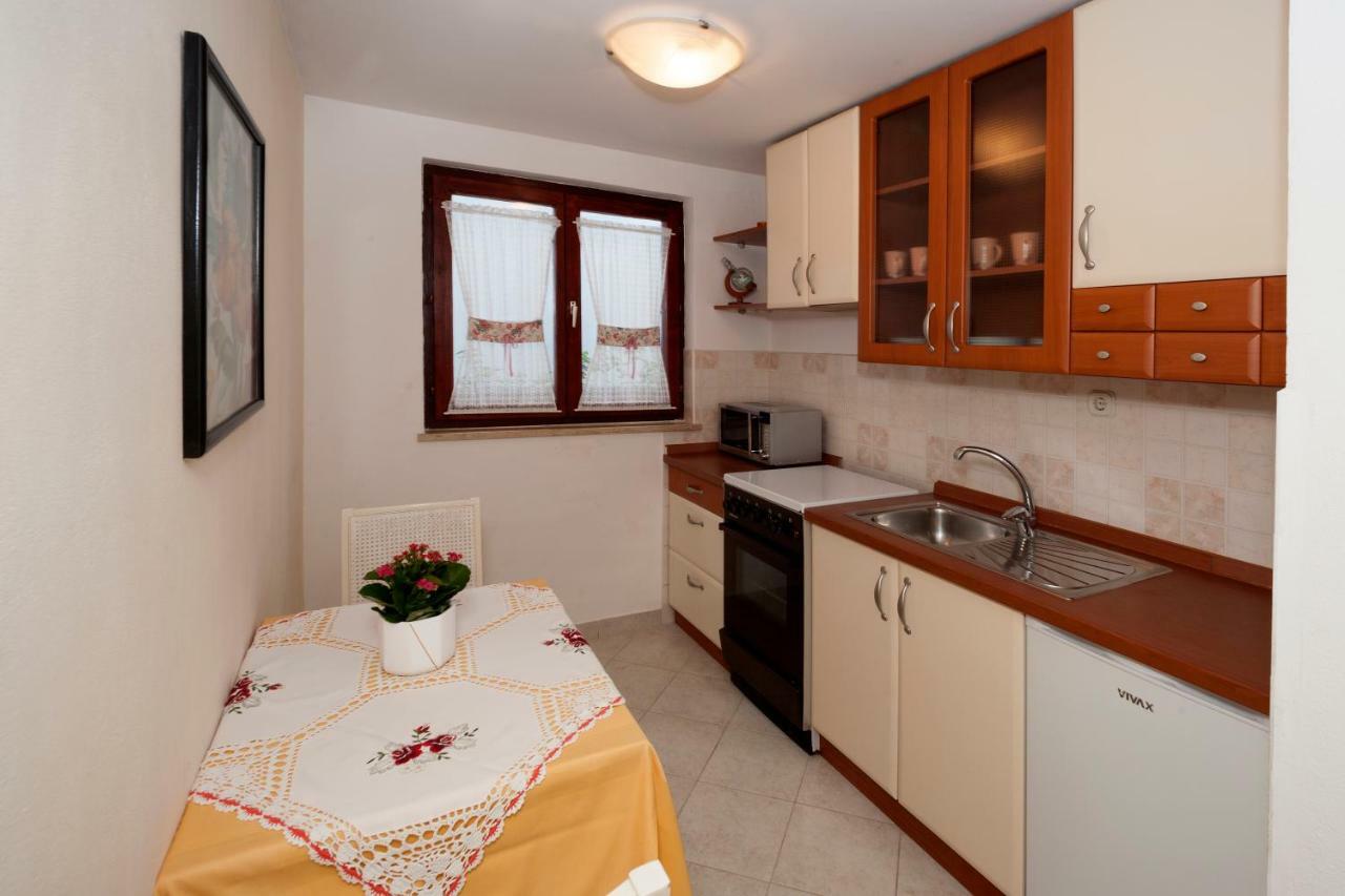 פורץ Mihaela Apartments מראה חיצוני תמונה